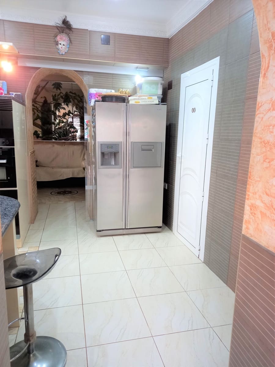 6 bedroom Villa for sale in Guardamar del Segura with pool - € 900,000 (Ref: 9088328)