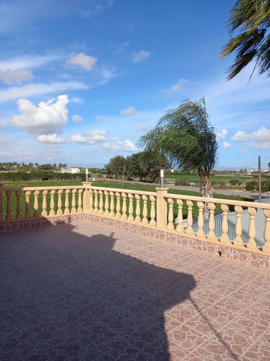 6 bedroom Villa for sale in Guardamar del Segura with pool - € 900,000 (Ref: 9088328)