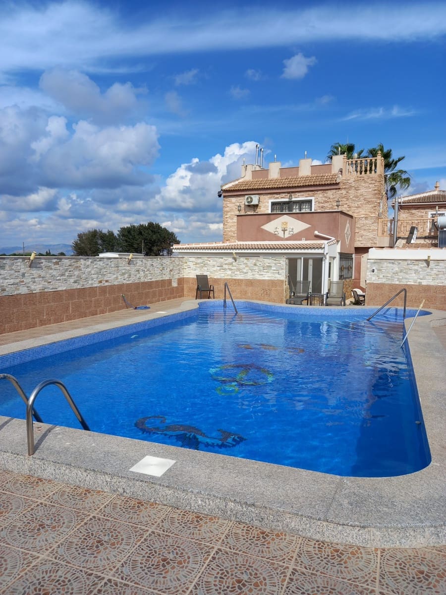 6 bedroom Villa for sale in Guardamar del Segura with pool - € 900,000 (Ref: 9088328)