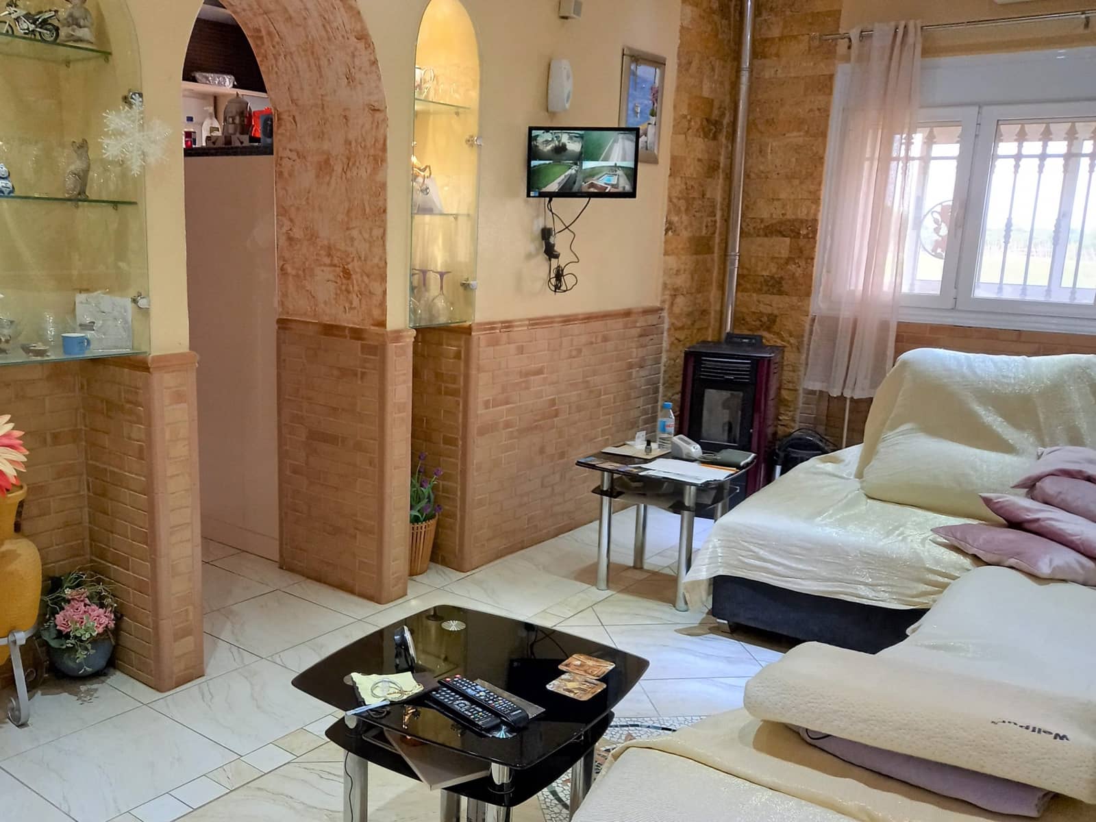 6 bedroom Villa for sale in Guardamar del Segura with pool - € 900,000 (Ref: 9088328)