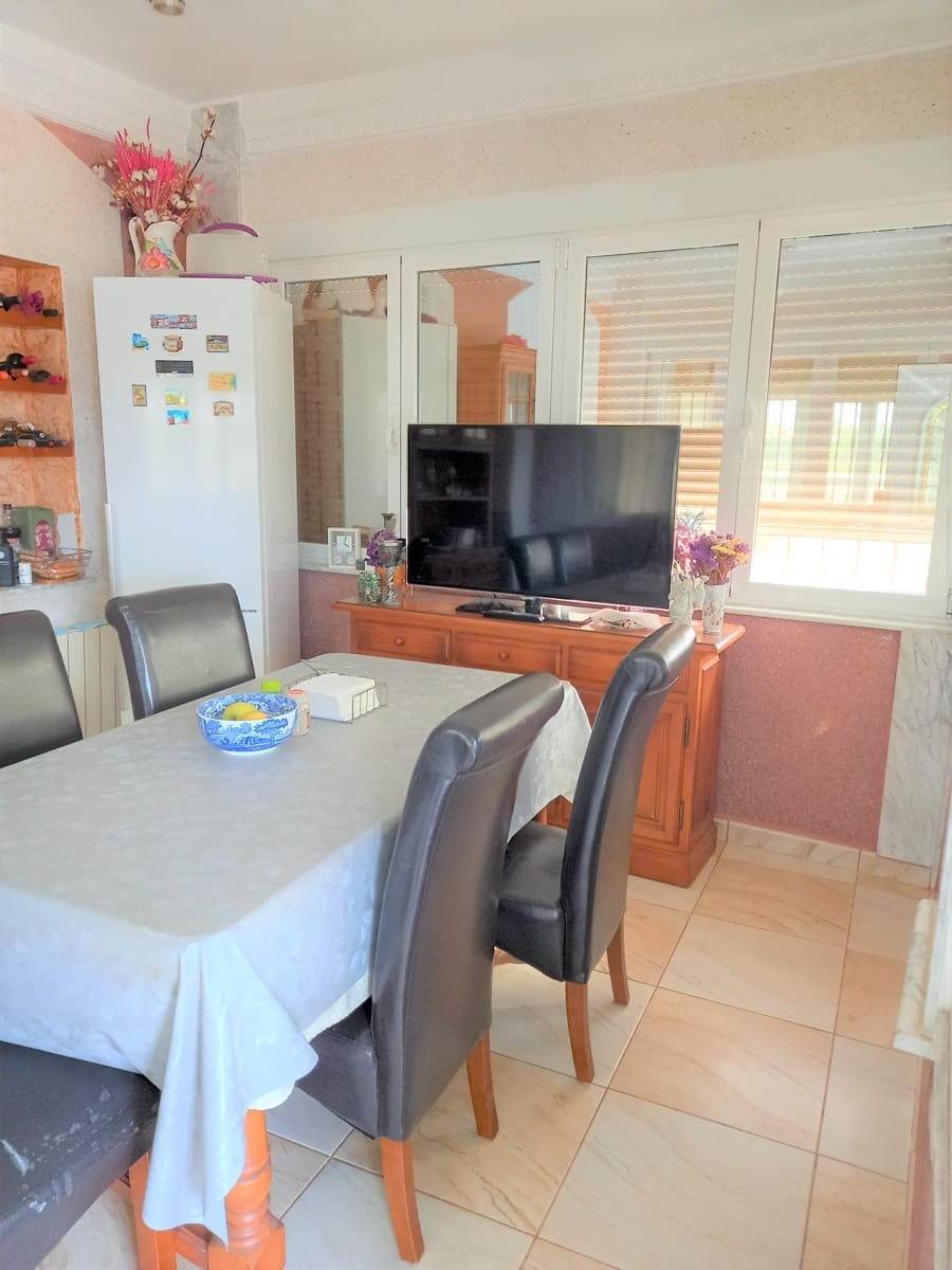 6 bedroom Villa for sale in Guardamar del Segura with pool - € 900,000 (Ref: 9088328)