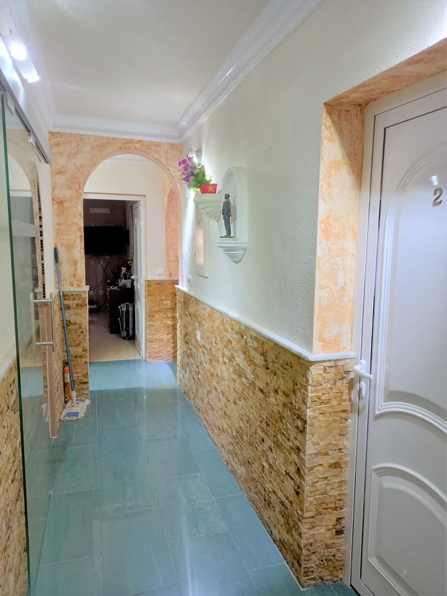 6 bedroom Villa for sale in Guardamar del Segura with pool - € 900,000 (Ref: 9088328)