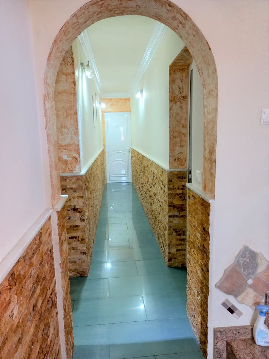 6 bedroom Villa for sale in Guardamar del Segura with pool - € 900,000 (Ref: 9088328)