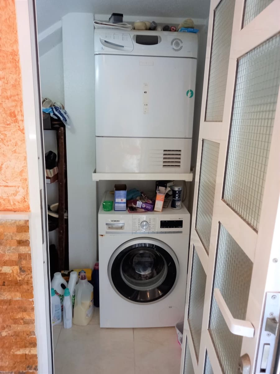 6 bedroom Villa for sale in Guardamar del Segura with pool - € 900,000 (Ref: 9088328)