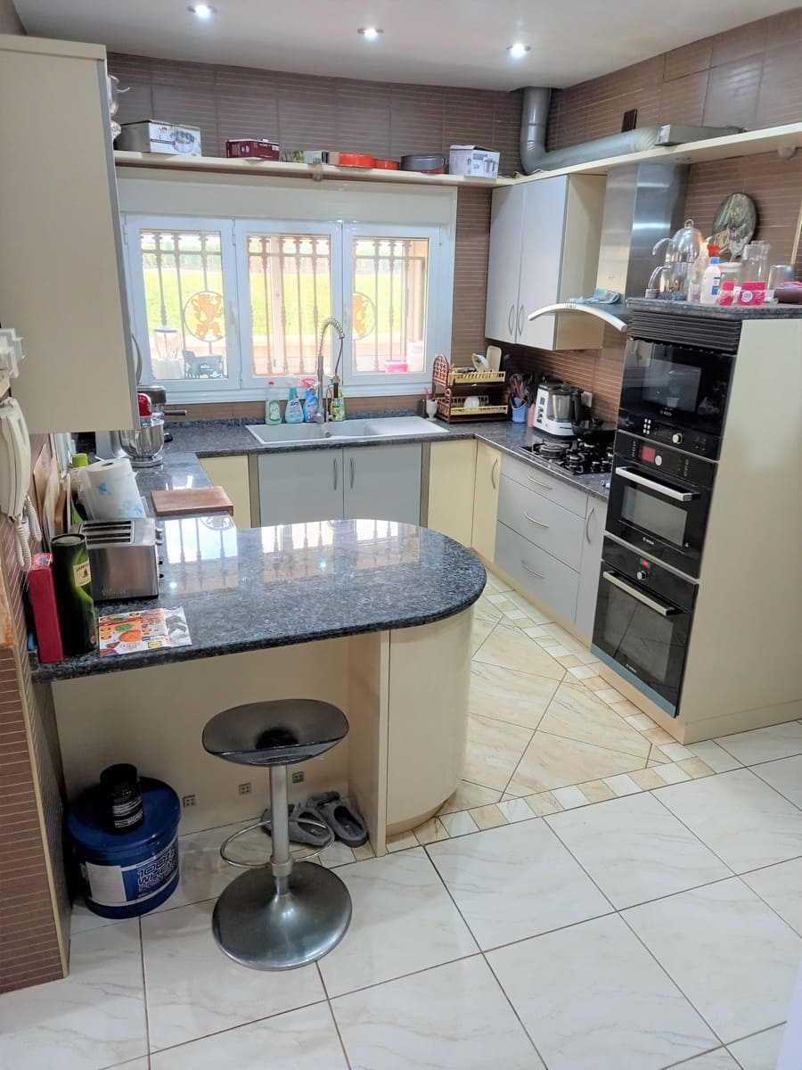 6 bedroom Villa for sale in Guardamar del Segura with pool - € 900,000 (Ref: 9088328)