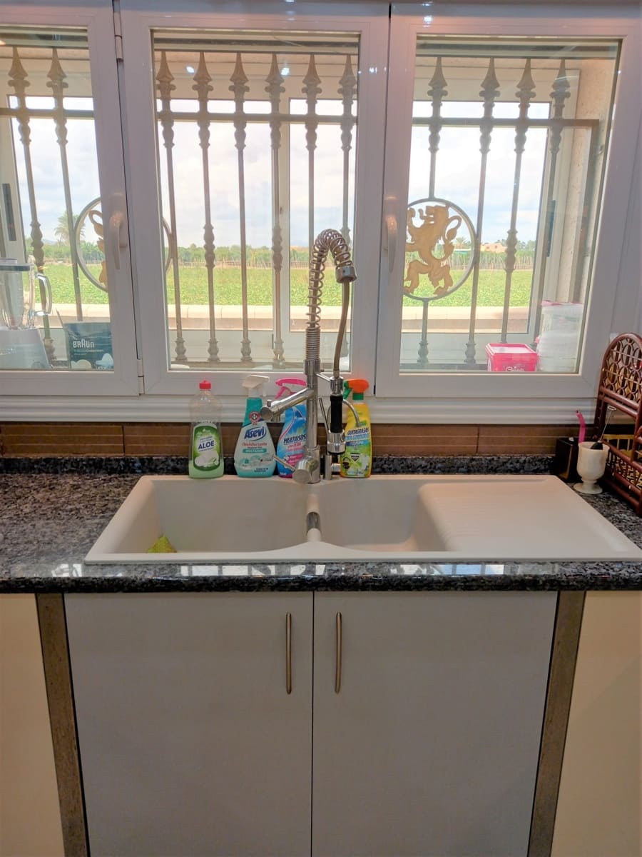 6 bedroom Villa for sale in Guardamar del Segura with pool - € 900,000 (Ref: 9088328)