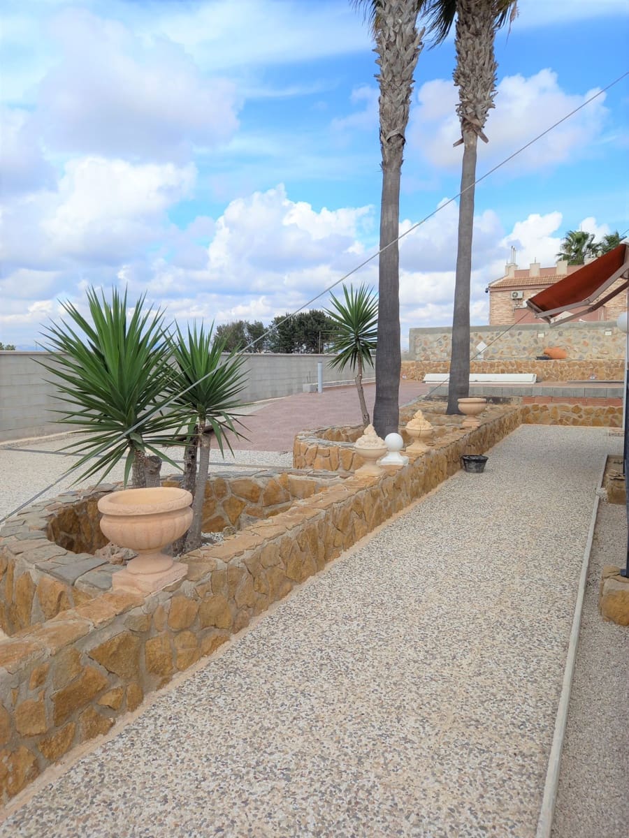 6 bedroom Villa for sale in Guardamar del Segura with pool - € 900,000 (Ref: 9088328)