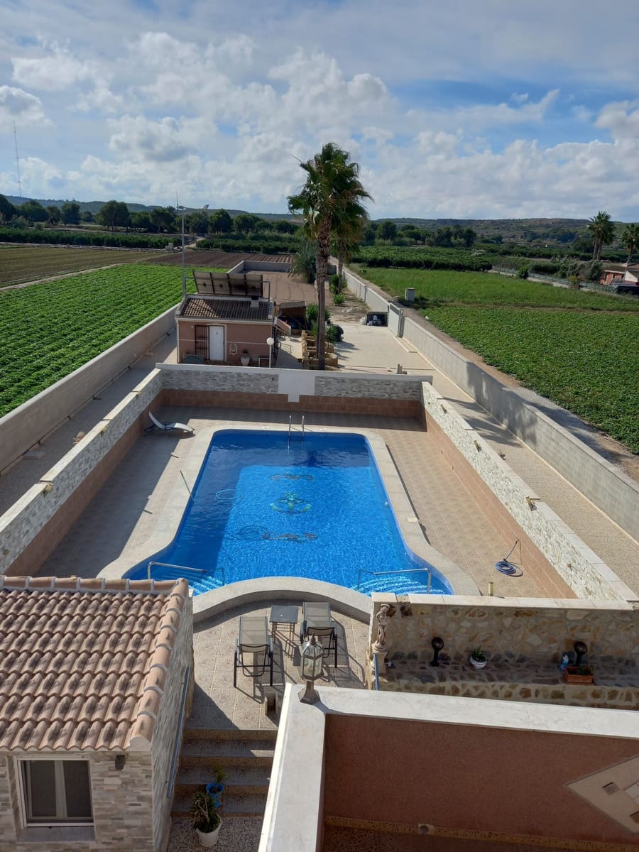 6 bedroom Villa for sale in Guardamar del Segura with pool - € 900,000 (Ref: 9088328)