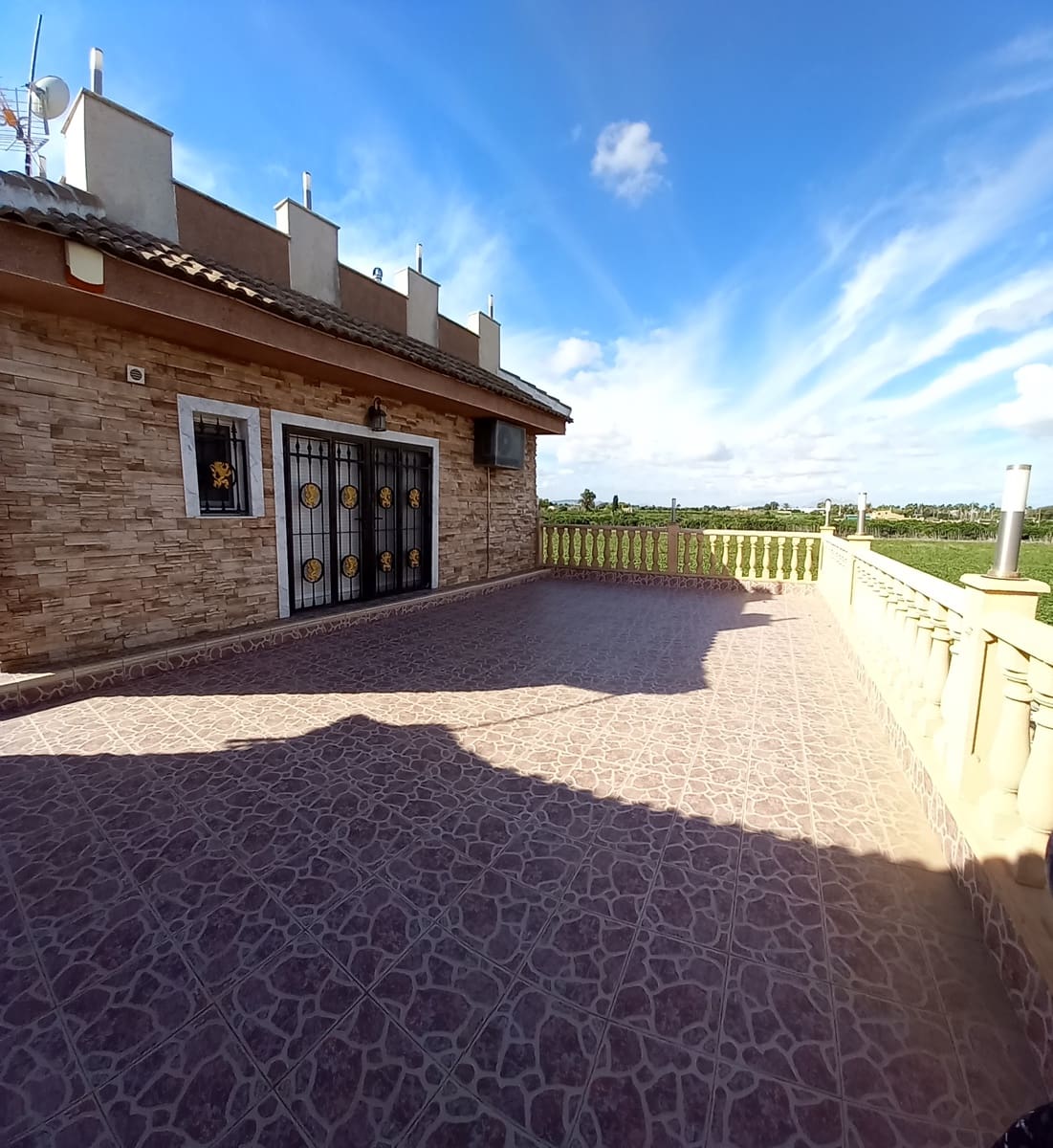 6 bedroom Villa for sale in Guardamar del Segura with pool - € 900,000 (Ref: 9088328)