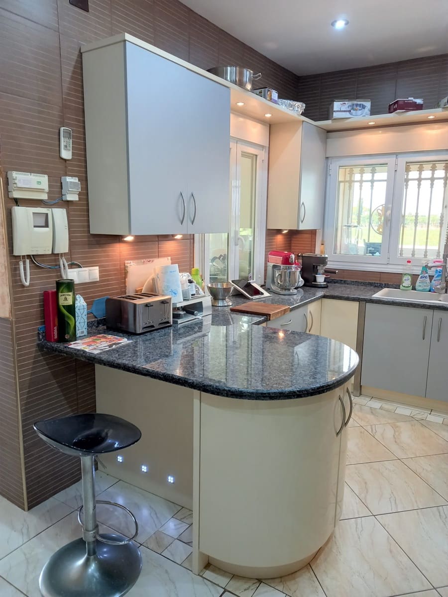 6 bedroom Villa for sale in Guardamar del Segura with pool - € 900,000 (Ref: 9088328)