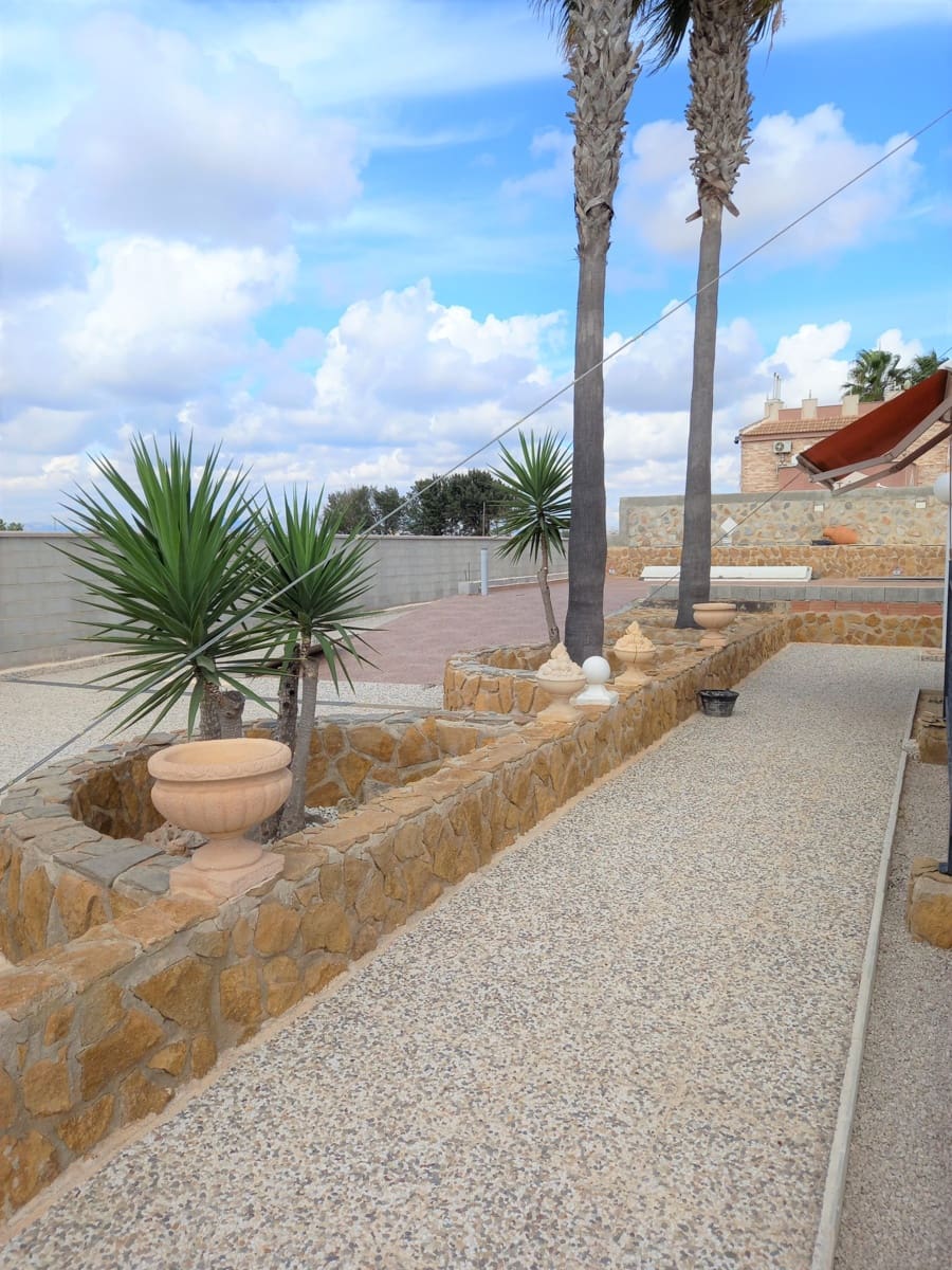 6 bedroom Villa for sale in Guardamar del Segura with pool - € 900,000 (Ref: 9088328)