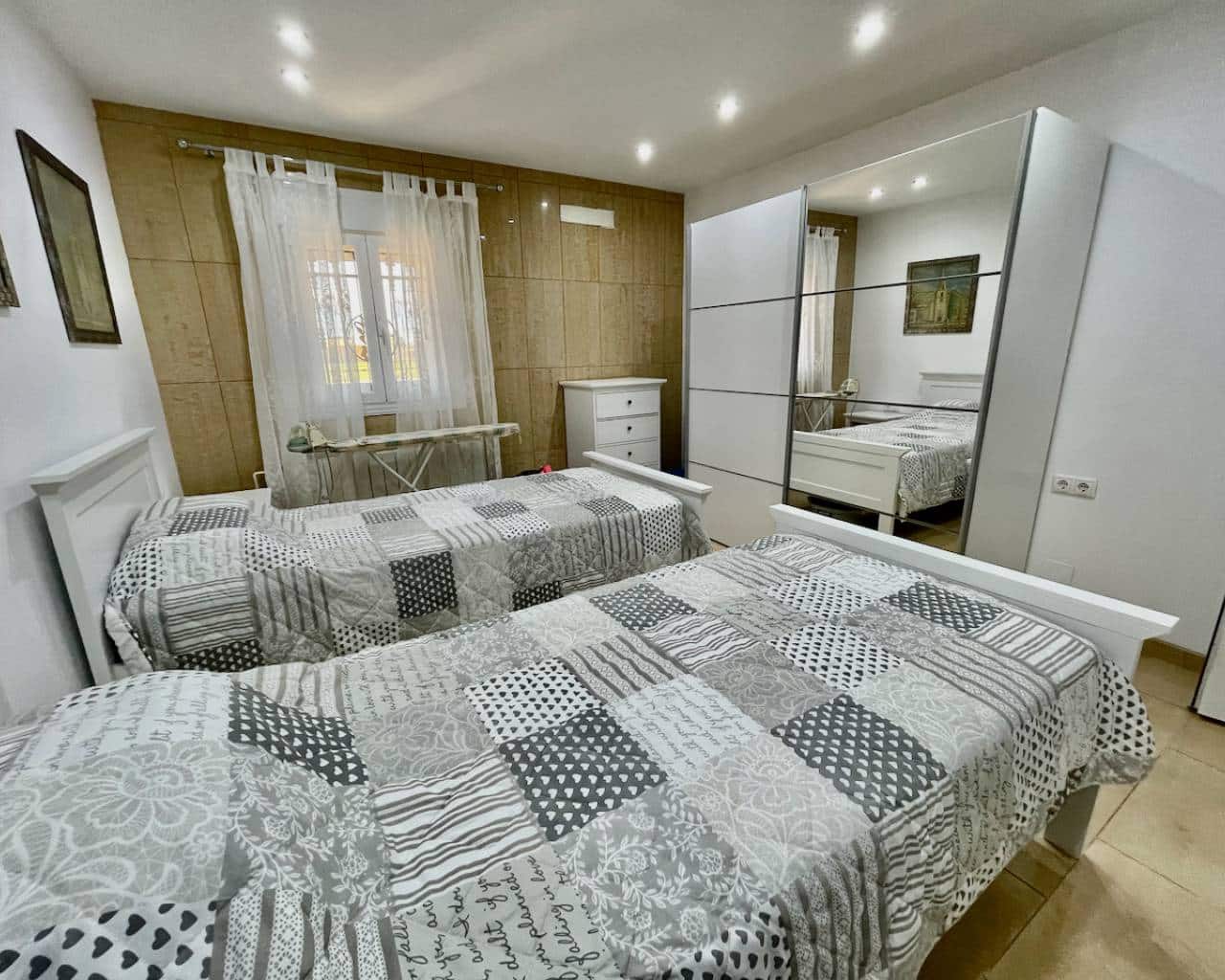 6 bedroom Villa for sale in Guardamar del Segura with pool - € 900,000 (Ref: 9088328)