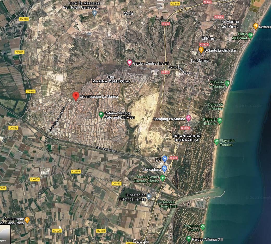 Chalet de 3 habitaciones en La Marina en venta con piscina - 392.000 € (Ref: 9096255)