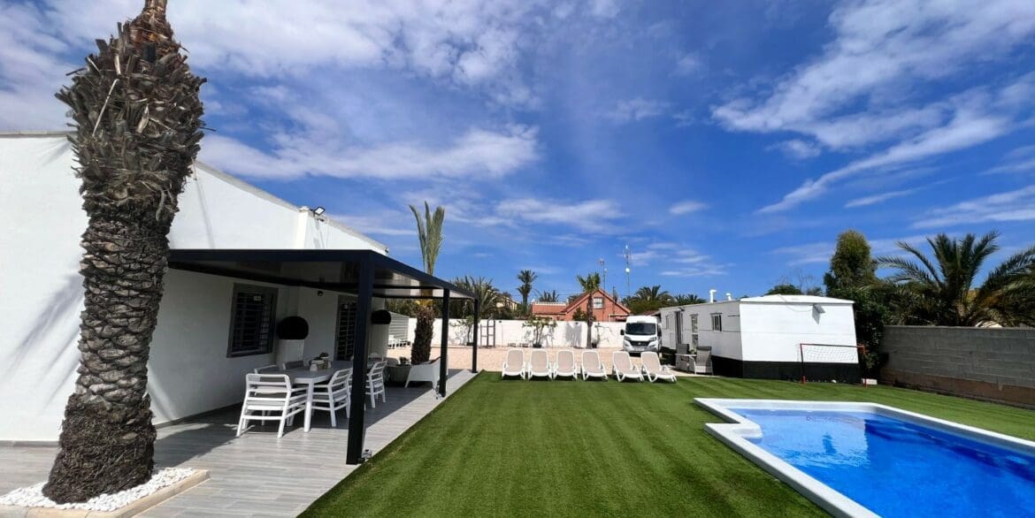 3 bedroom Finca/Country House for sale in Elche / Elx with pool - € 435,000 (Ref: 9127890)