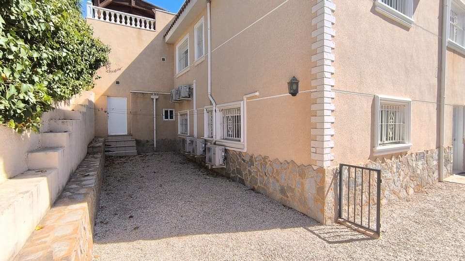 7 sypialnia Willa na sprzedaż w Ciudad Quesada z basenem garażem - 599 950 € (Ref: 9426073)
