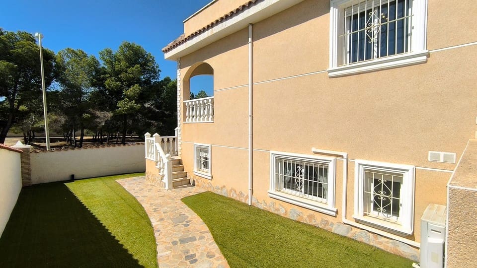 7 sypialnia Willa na sprzedaż w Ciudad Quesada z basenem garażem - 599 950 € (Ref: 9426073)