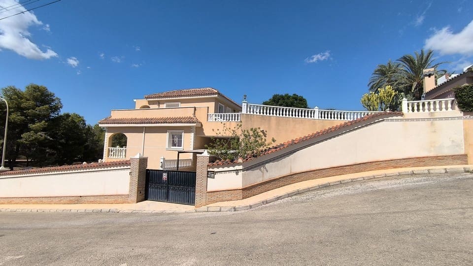 7 sypialnia Willa na sprzedaż w Ciudad Quesada z basenem garażem - 599 950 € (Ref: 9426073)