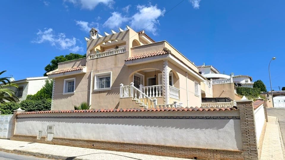 7 sypialnia Willa na sprzedaż w Ciudad Quesada z basenem garażem - 599 950 € (Ref: 9426073)