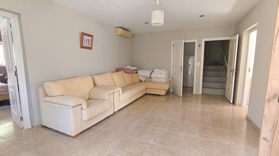 7 sypialnia Willa na sprzedaż w Ciudad Quesada z basenem garażem - 599 950 € (Ref: 9426073)