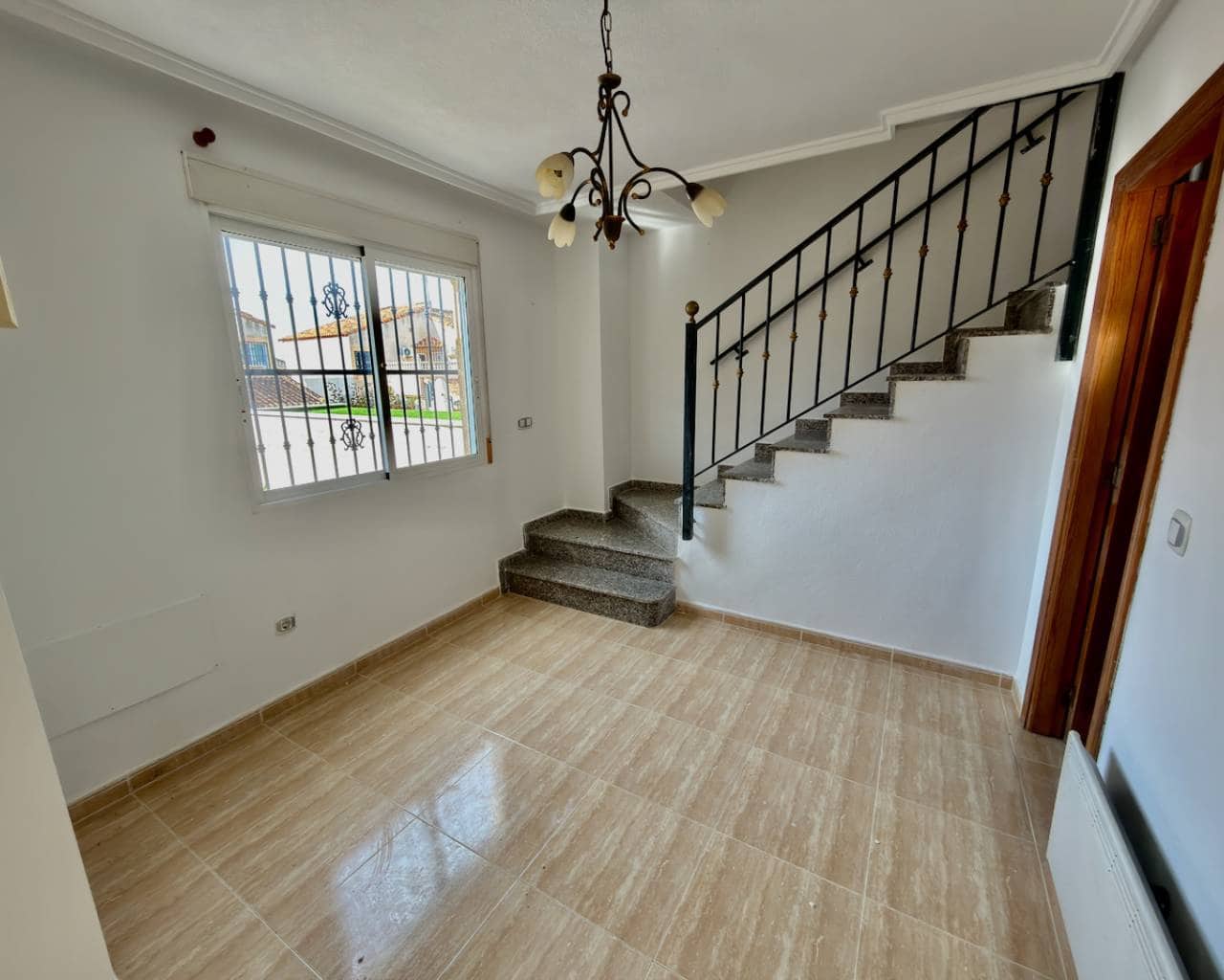 3 Zimmer Villa zu verkaufen in Algorfa mit Garage - 170.000 € (Ref: 9426076)