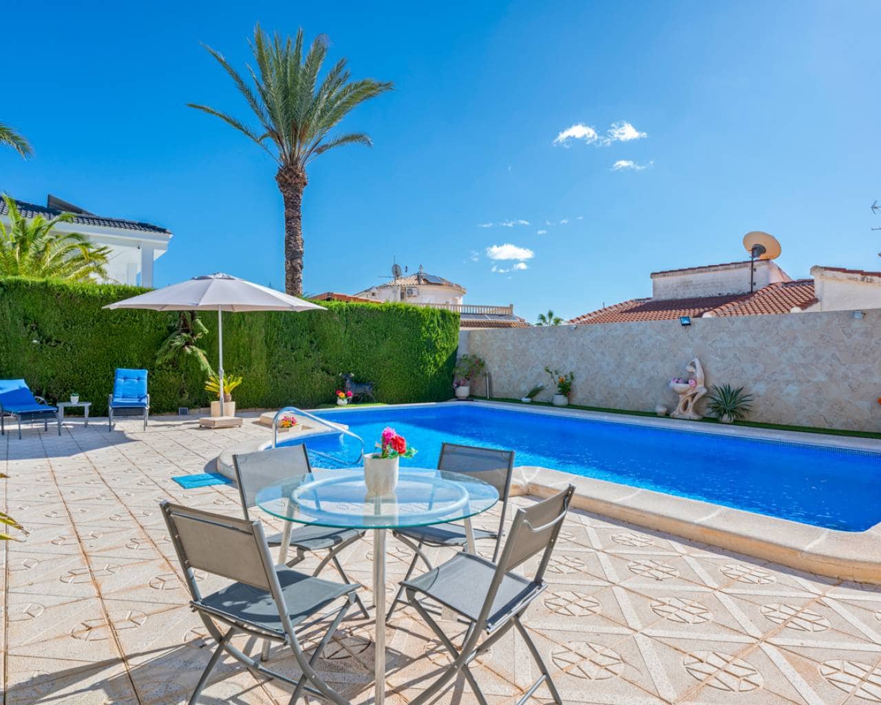 4 soveværelse Villa til salg i Ciudad Quesada med swimmingpool garage - € 850.000 (Ref: 9426081)