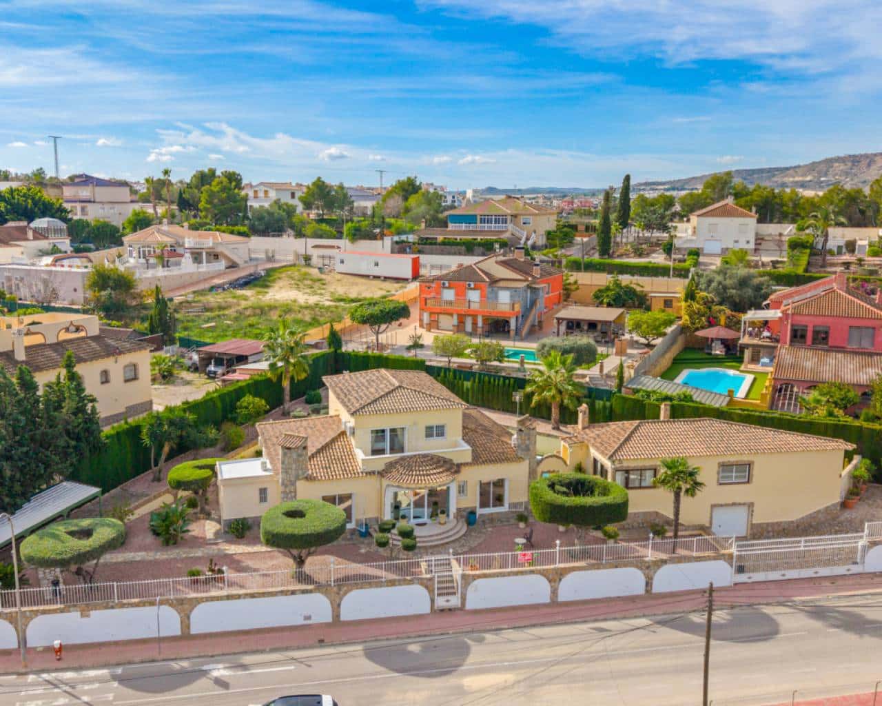 5 soveværelse Villa til salg i Algorfa med swimmingpool garage - € 770.000 (Ref: 9426082)