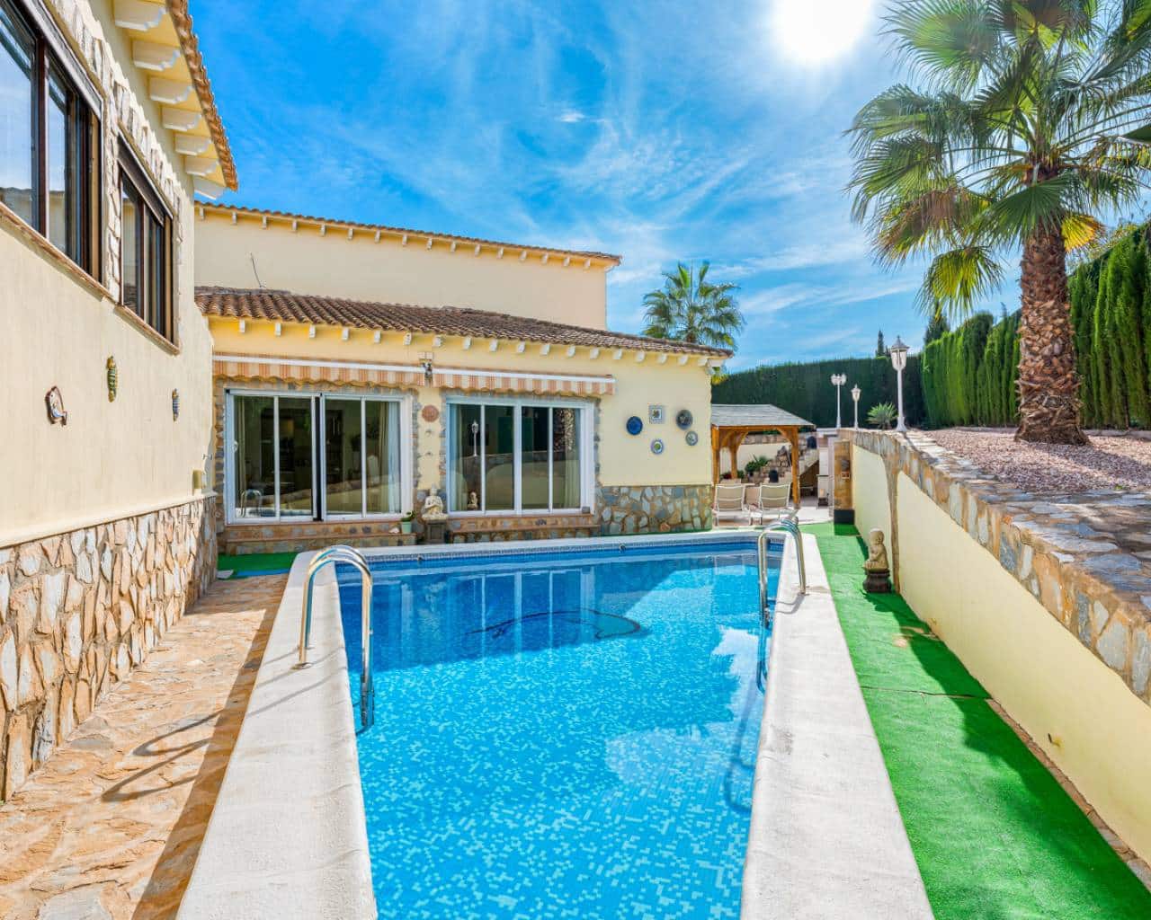 5 soveværelse Villa til salg i Algorfa med swimmingpool garage - € 770.000 (Ref: 9426082)