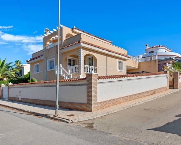 Chalet de 7 habitaciones en Ciudad Quesada, Rojales en venta con piscina garaje - 650.000 € (Ref: 9426090)