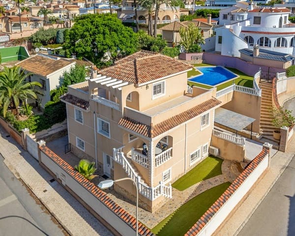 Chalet de 7 habitaciones en Ciudad Quesada, Rojales en venta con piscina garaje - 650.000 € (Ref: 9426090)