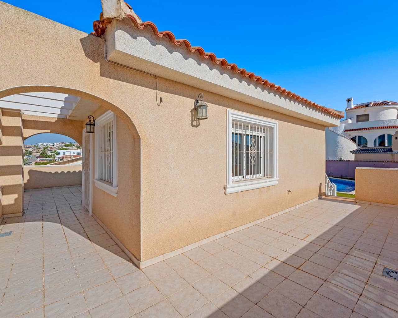 7 sovrum Villa till salu i Ciudad Quesada med pool garage - 650 000 € (Ref: 9426090)