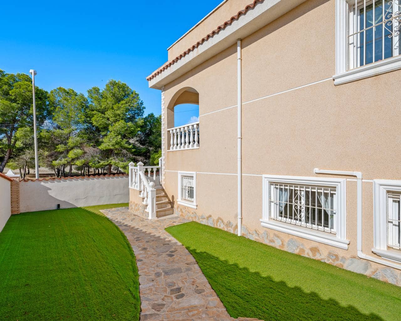 7 sovrum Villa till salu i Ciudad Quesada med pool garage - 650 000 € (Ref: 9426090)