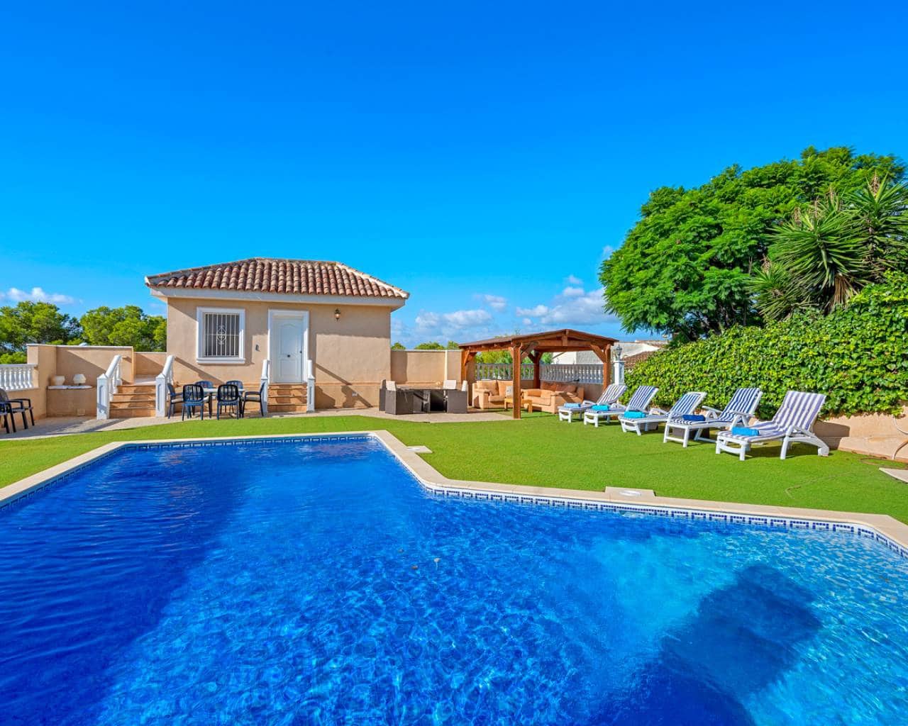 7 sovrum Villa till salu i Ciudad Quesada med pool garage - 650 000 € (Ref: 9426090)