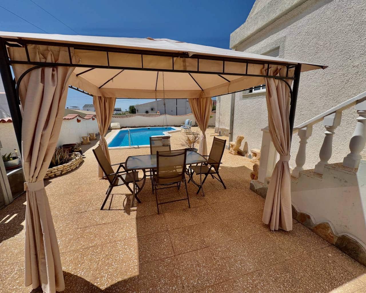 3 Zimmer Villa zu verkaufen in Ciudad Quesada mit Pool Garage - 375.000 € (Ref: 9426114)