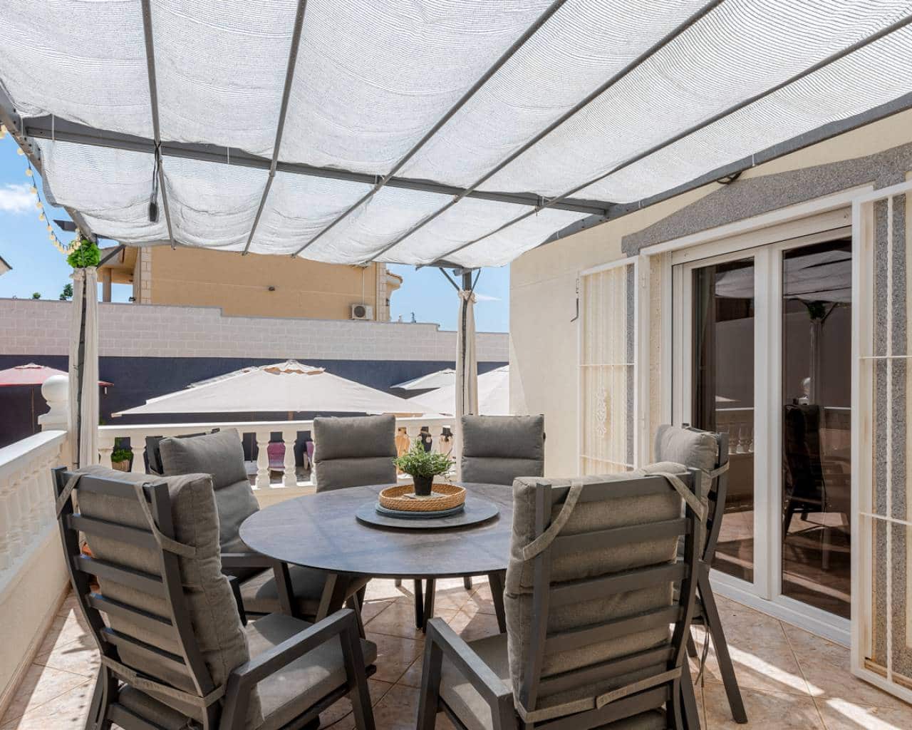 Chalet de 6 habitaciones en Benijófar en venta con piscina garaje - 525.000 € (Ref: 9426125)