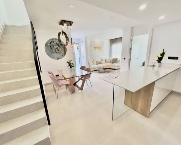 Chalet de 3 habitaciones en Benijófar en venta con garaje - 449.000 € (Ref: 9426130)