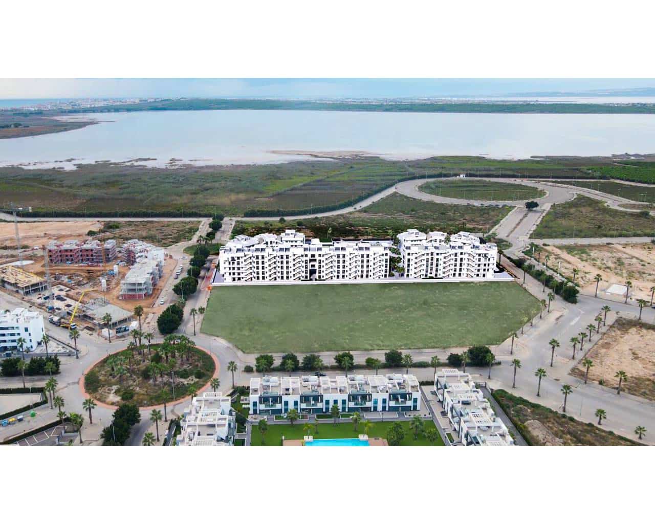 3 bedroom Apartment for sale in Guardamar del Segura with pool garage - € 310,000 (Ref: 9426135)