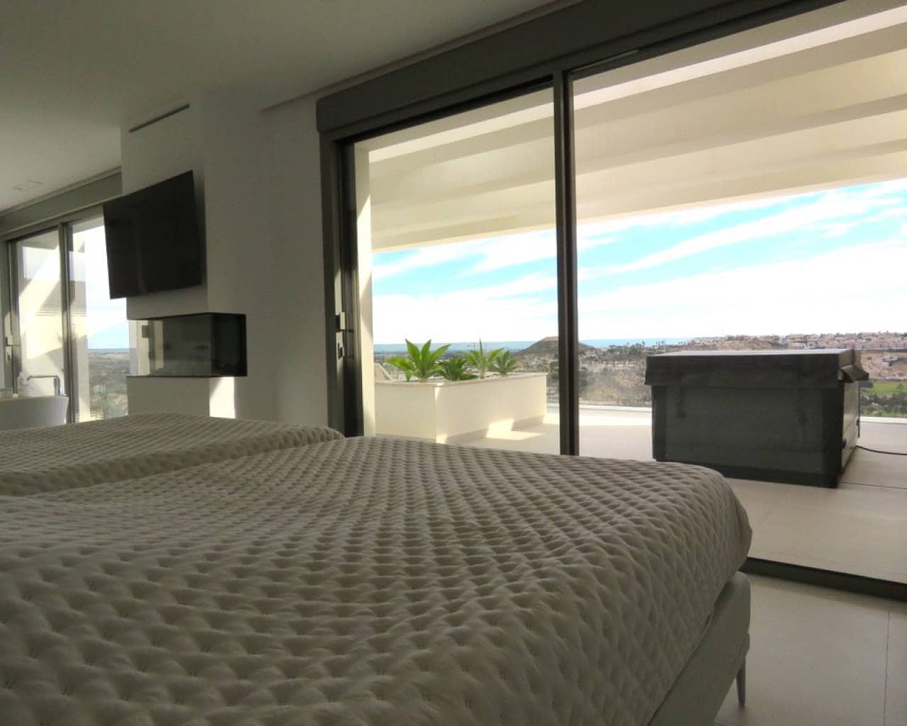4 soverom Villa til salgs i Ciudad Quesada med svømmebasseng garasje - € 1 799 000 (Ref: 9426137)