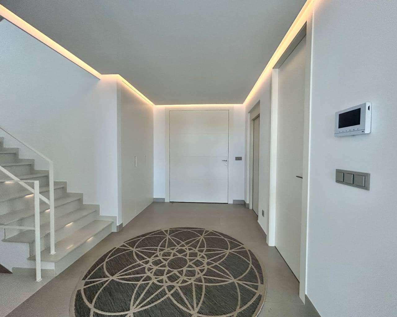 4 soverom Villa til salgs i Ciudad Quesada med svømmebasseng garasje - € 1 799 000 (Ref: 9426137)