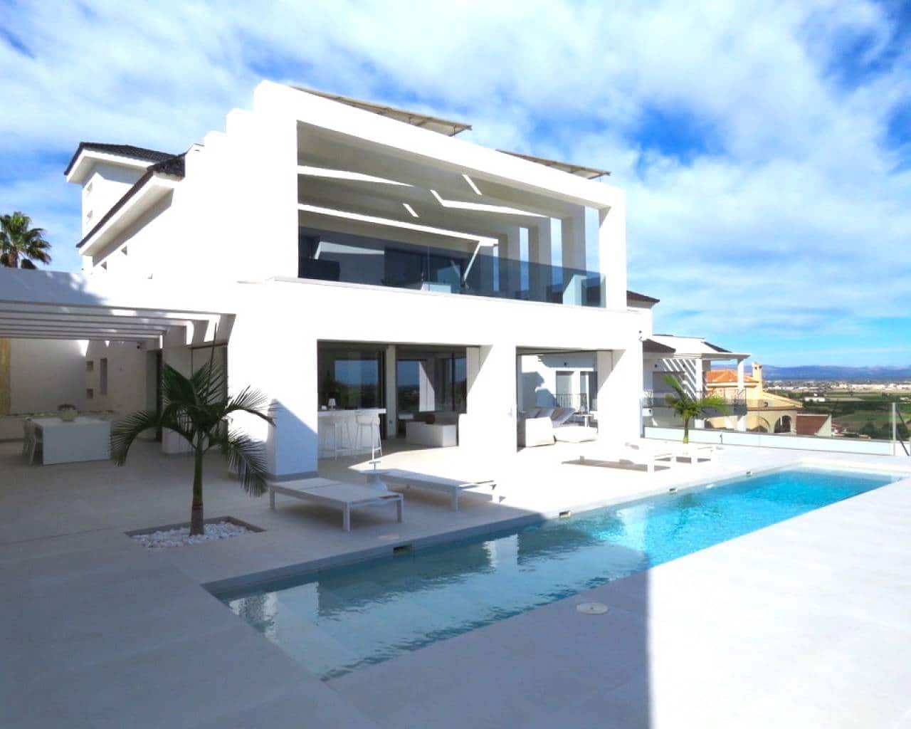4 soverom Villa til salgs i Ciudad Quesada med svømmebasseng garasje - € 1 799 000 (Ref: 9426137)