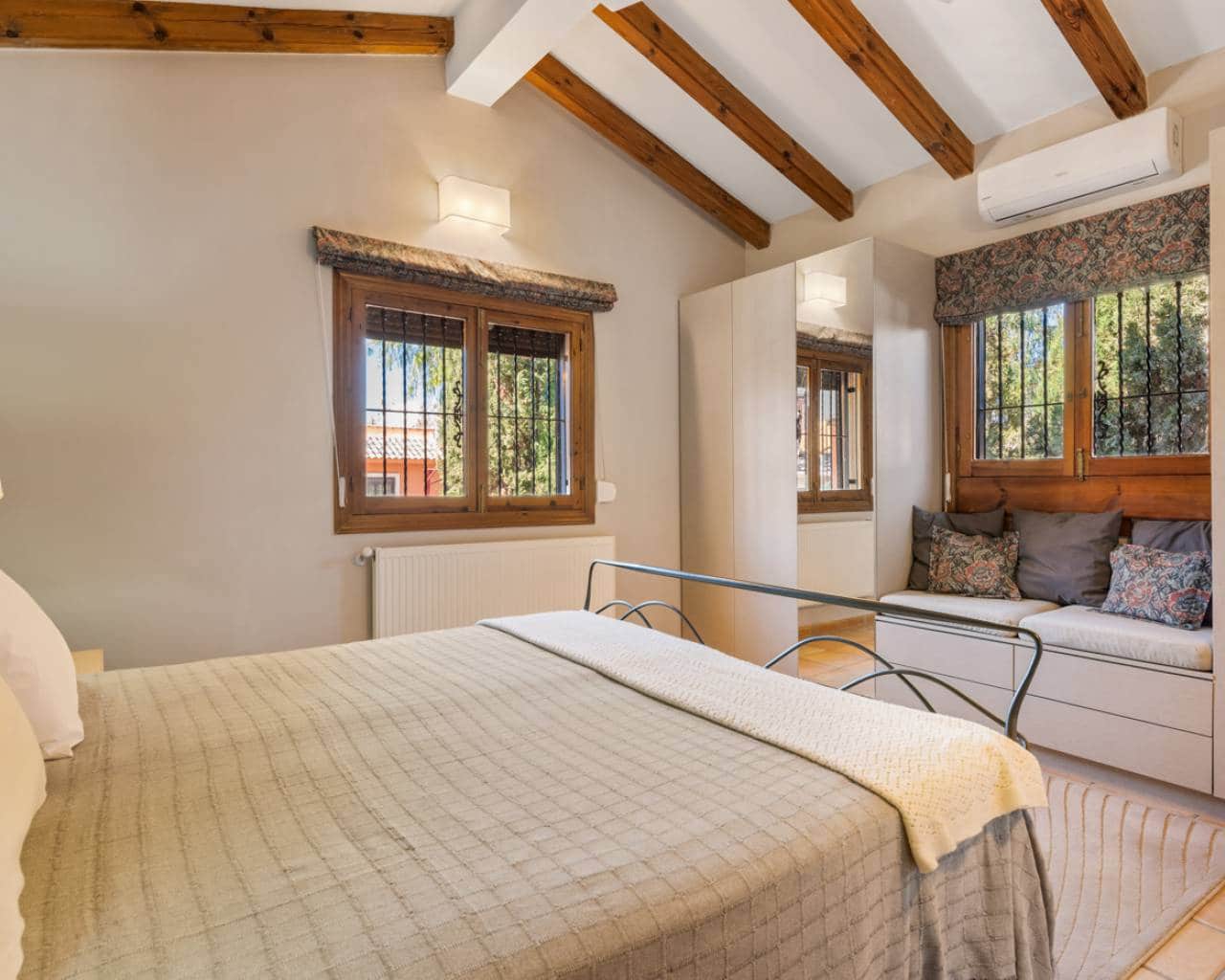 7 soverom Finca/Herregård til salgs i Catral med svømmebasseng - € 975 000 (Ref: 9426142)