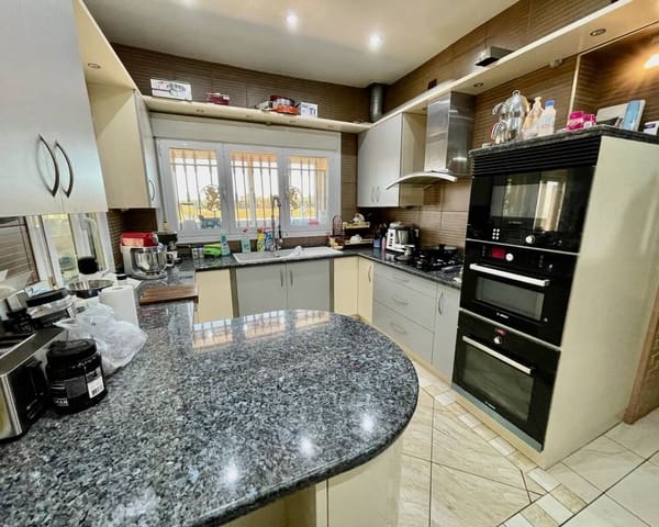 6 chambre Villa/Maison à vendre à Guardamar del Segura avec piscine garage - 900 000 € (Ref: 9426143)