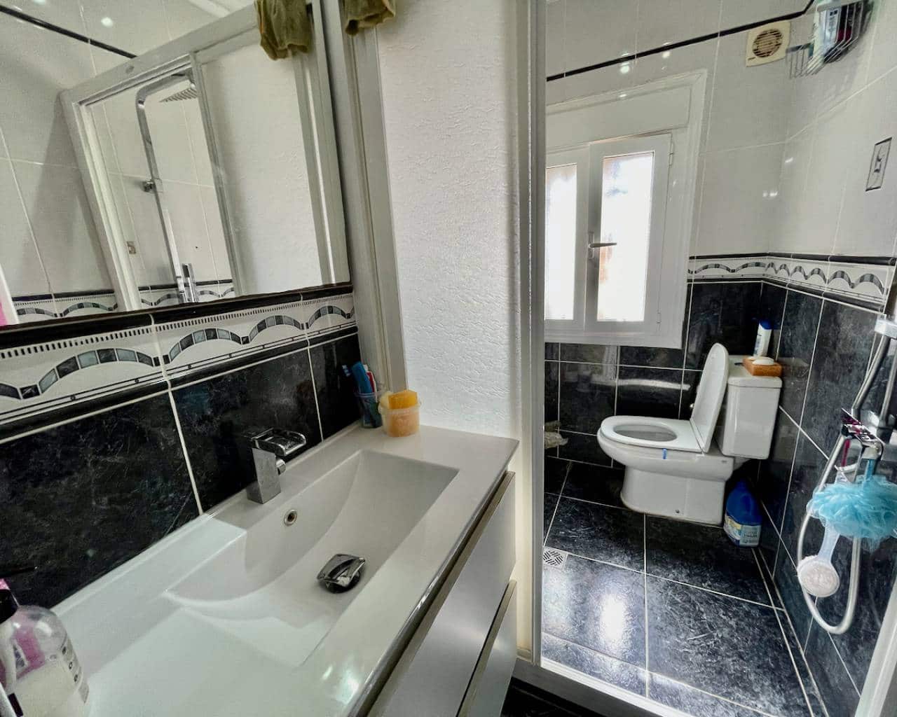 6 bedroom Villa for sale in Guardamar del Segura with pool garage - € 900,000 (Ref: 9426143)