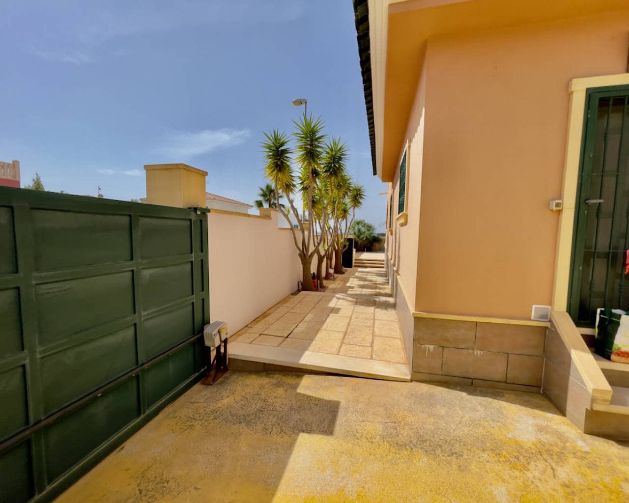 4 bedroom Villa for sale in Ciudad Quesada with pool garage - € 520,000 (Ref: 9426144)