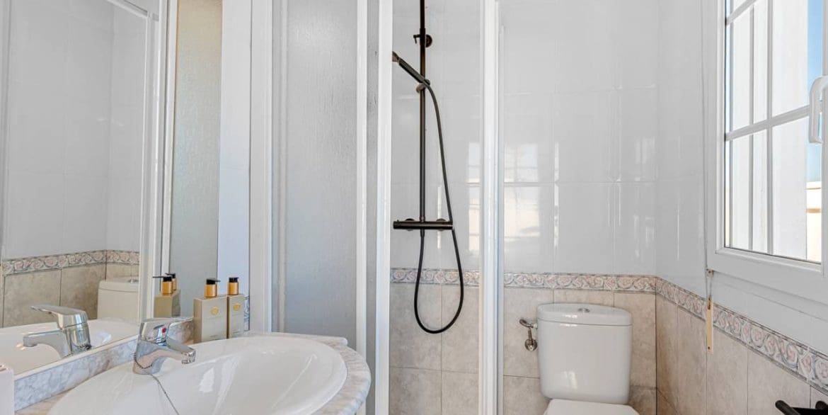 10 quarto Moradia para venda em Los Montesinos com piscina garagem - 995 000 € (Ref: 9426149)