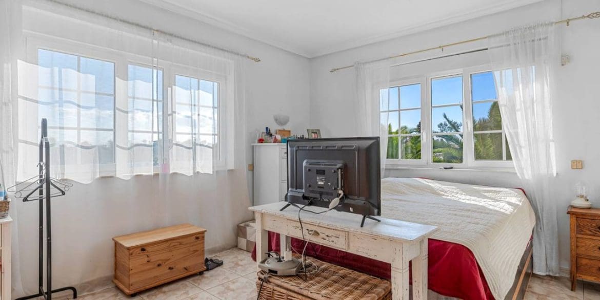 10 quarto Moradia para venda em Los Montesinos com piscina garagem - 995 000 € (Ref: 9426149)