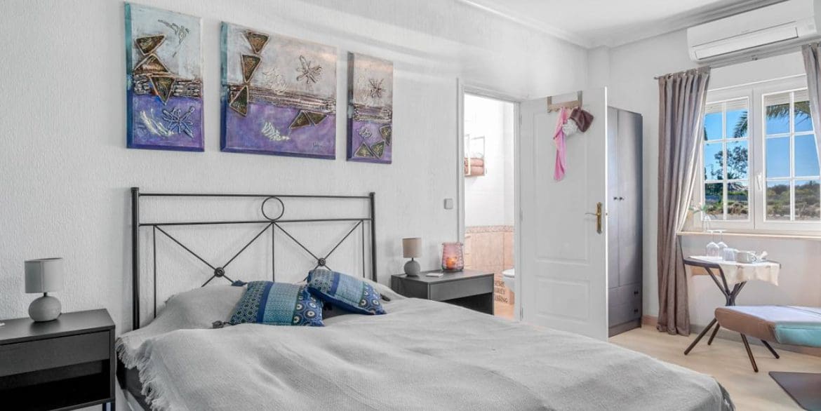 10 quarto Moradia para venda em Los Montesinos com piscina garagem - 995 000 € (Ref: 9426149)