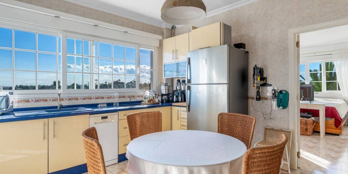 10 quarto Moradia para venda em Los Montesinos com piscina garagem - 995 000 € (Ref: 9426149)