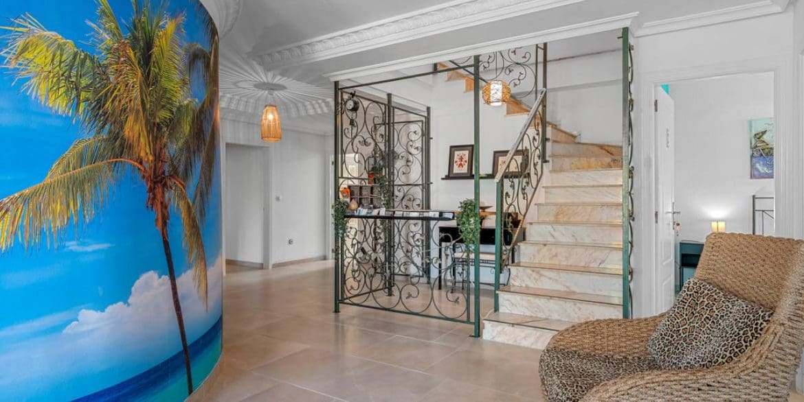 10 quarto Moradia para venda em Los Montesinos com piscina garagem - 995 000 € (Ref: 9426149)