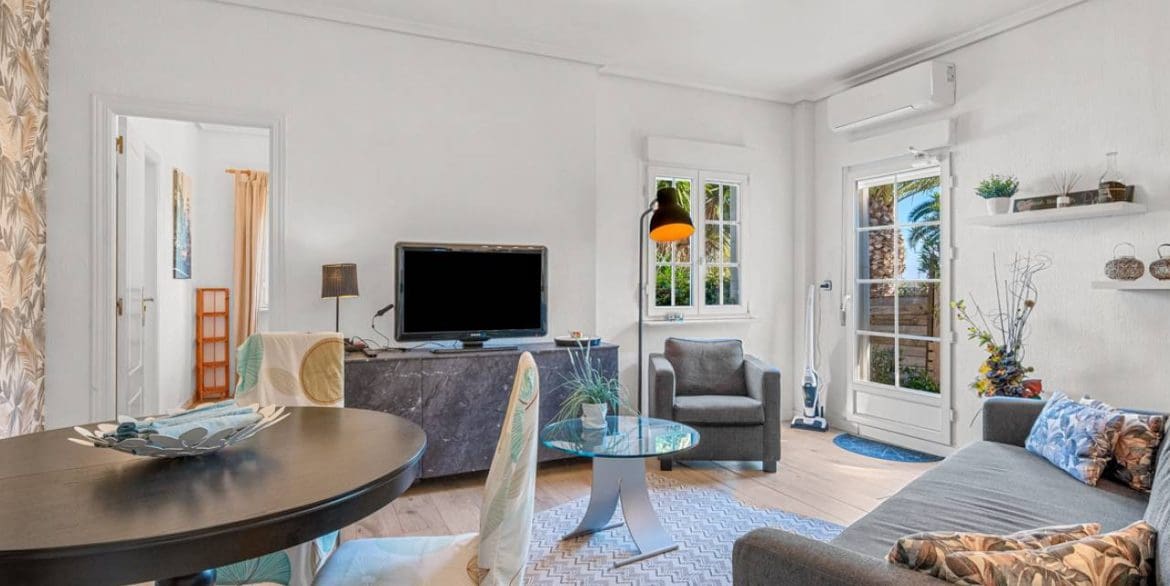 10 quarto Moradia para venda em Los Montesinos com piscina garagem - 995 000 € (Ref: 9426149)