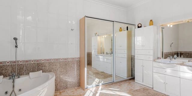 10 sypialnia Willa na sprzedaż w Los Montesinos z basenem garażem - 995 000 € (Ref: 9426149)